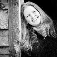 Writer of fabulous YA novels about life, horses, food and benevolent zombies. Nature-lover and Food Network addict. #amwriting #horsebooks #dressagelife