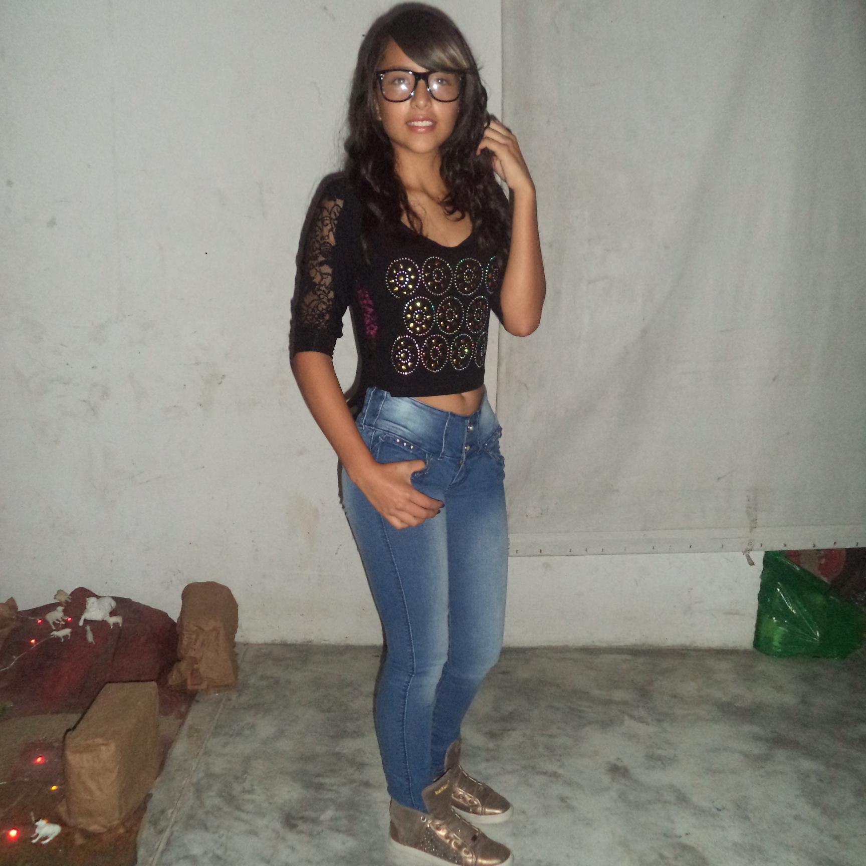 ¡¡...Cambia Al Mundo Con Tu Sonrisa, Se Feliz, Deja La Prisa...!!   ...Solo Tuyo, Solo Mio y Siempre Nuestro...