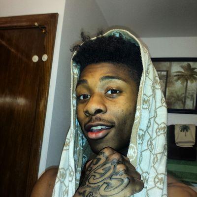 Rolling Wid My Nigga @Q_BallIsLife23 & Smoking Wid My Nigga @QuiseTURN_UP....But Follow A Real Nigga S/o To The Team