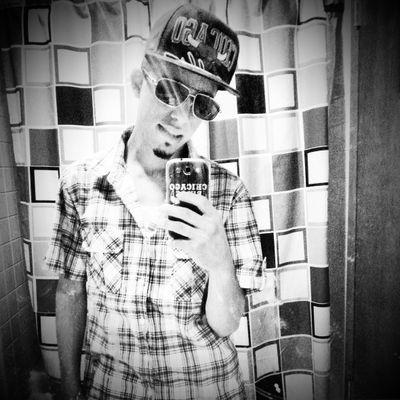 Met a lot of fake ppl in my past, but still waking up to live everyday like its my last✊