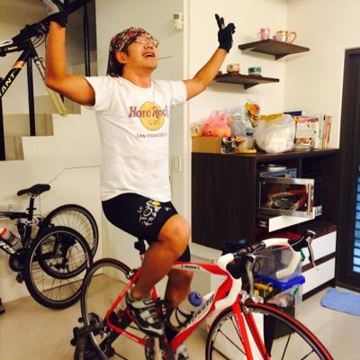 石虎國人です、今日本語を勉強中です。台湾人として三つのゴール（玉山に登り、日月潭を縦断、自転車で台湾一周）がありますが、まだ一つさえやっていません。ただ20時間で台湾の最北から最南端まで自転車でやりました！