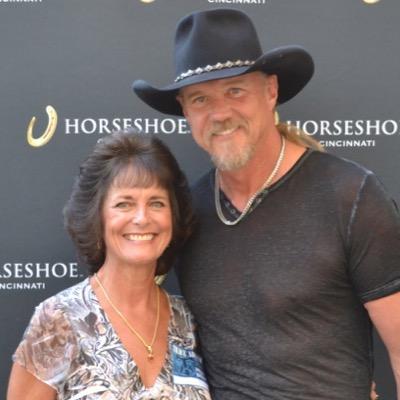 The only reason I do this is to tweet Trace Adkins. He is one fine hunk of prime American alpha male.