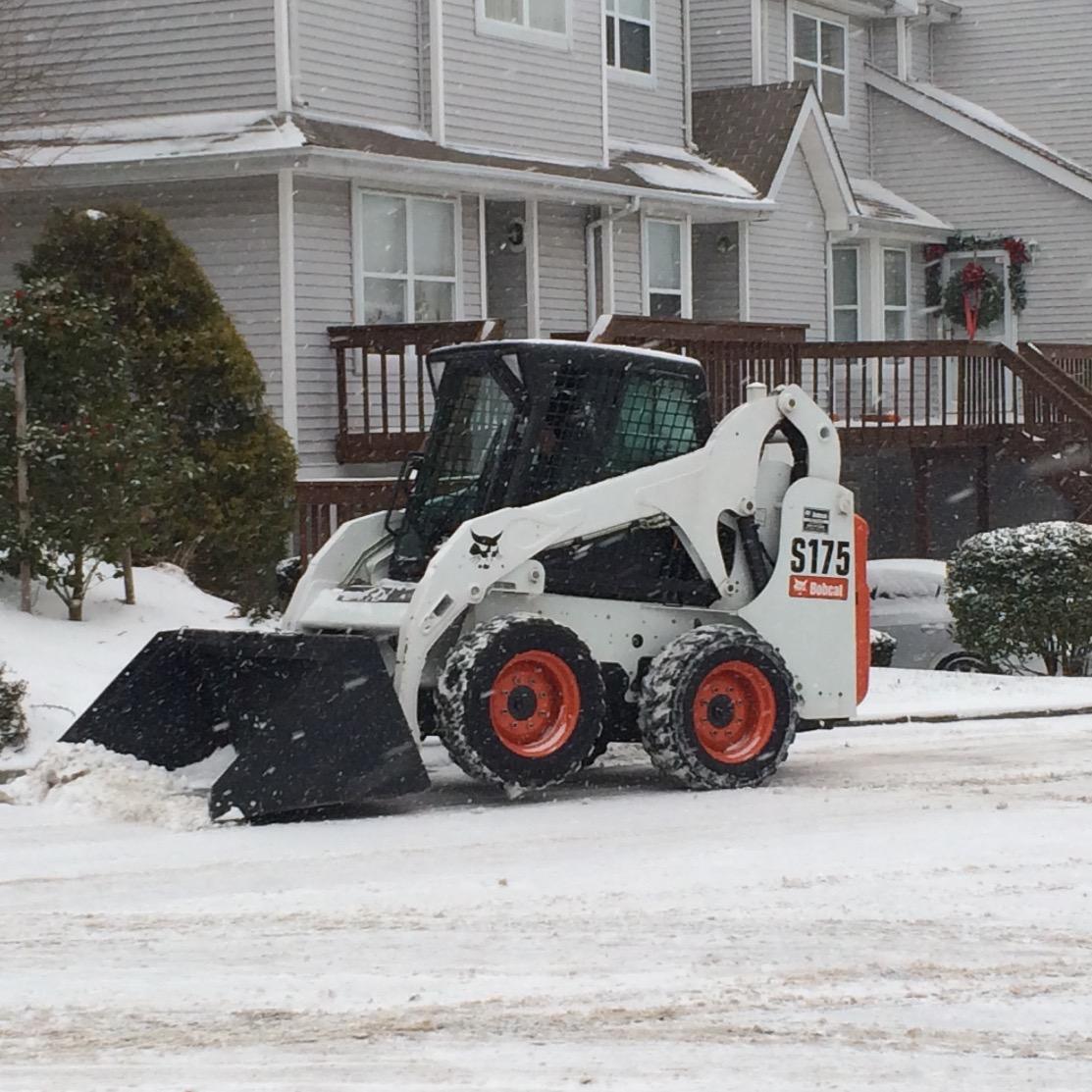 Long Island Landscaping Company that specializes in Landscape Maintenance/Design & Snow Removal for Condominium Communities and Commercial Properties.