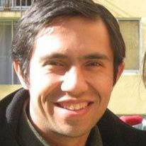 Periodista, Profesor de Lenguaje, Diplomado en Enología y soñador por excelencia.
