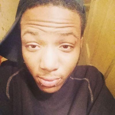 21 years old. Skinny by nature and I love female midgets. Backup account of @imLatrell. P.s I'm not mean, I'm #RudelyHonest. #ATypicalDynasty