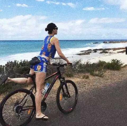 Katy saved me, I love her! ❤ JATY ever!❤ #KatyCats follow me, I'll follow back! ✨PWT 29/09/2015✨ profile to help in votes for Katy Perry!
