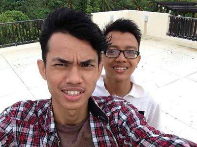 Name : Fariz Abdul Razak AlJabbar, 280199, Muslim.