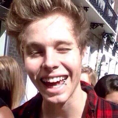 hi cutie, go follow @deepthroatmuke and ask for a follow back