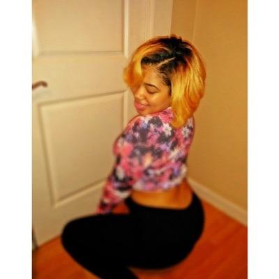 httpzvniv's profile picture. ⠀⠀⠀⠀⠀⠀⠀⠀RICH BITCH TIMELINE