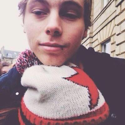 hi cutie, go follow @deepthroatmuke and ask for a follow back