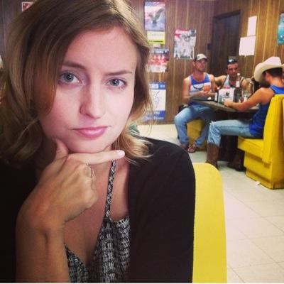 tesskafo's profile picture. Wife of @thisbenflanagan. Teacher of exceptional students. Fan of the University of Alabama. Lover of daffodils.