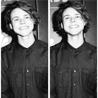hi follow @5SexOfLittleSea for me please :-)