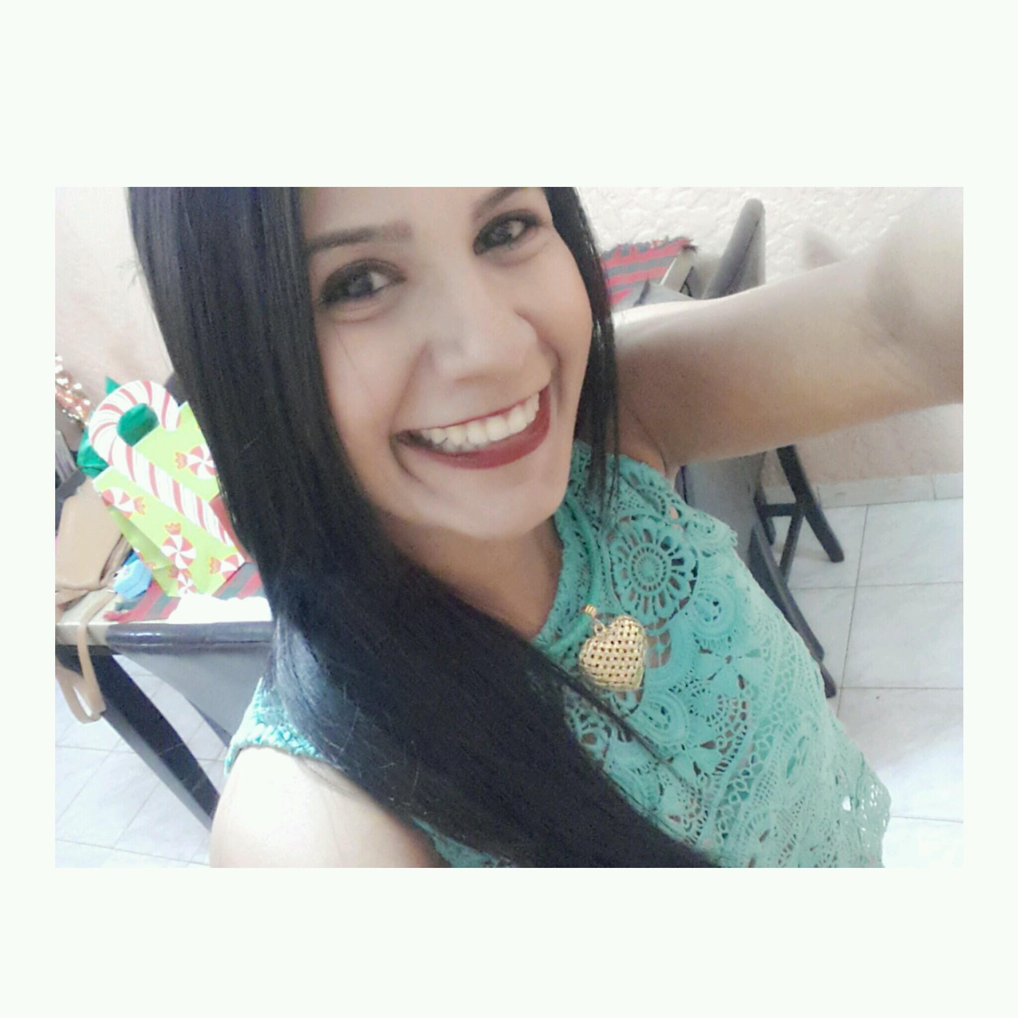 fiorellafea's profile picture. You are how you choose to be.