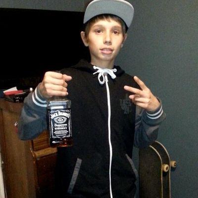 Just a young nigga trying yo make it in life.