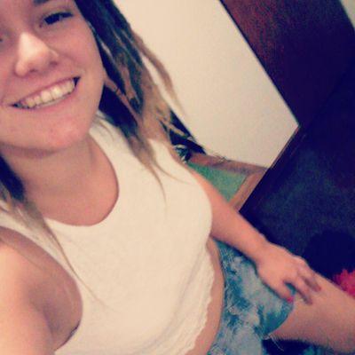 DafneMoirano's profile picture. Buenos días niña de Tilcara. Exesos de cama, rock y marihuana.