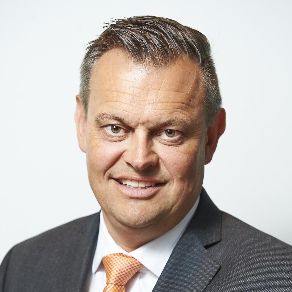 Chief Executive @nzhl. Passionate about Kiwis achieving financial freedom.  Likes golf, travelling and family time.