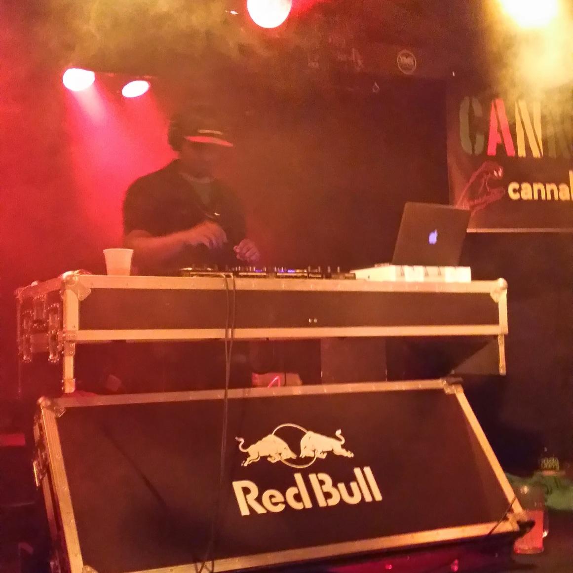 ShakLomm's profile picture. DJ.Producer.                                     shaklomm.bookings@gmail.com                        http://t.co/tJeqN8wDH5