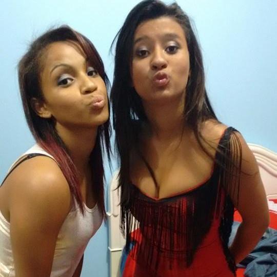 Beijo no ombro ,Nao Gosta de MIm ?Morre que Passa Meu amor :P
