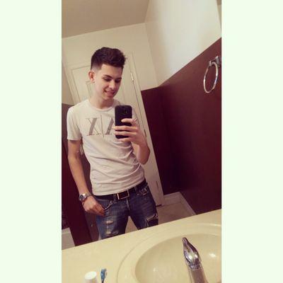 puro pinche party,mujeres y jugar futbol