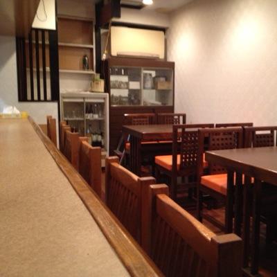 2013年7月25日に歌舞伎町にOPENした和食をベースに多国籍料理の居酒屋です。 通常営業時間18:00〜翌5:00 （不定休） カラオケもございます。営業時間外の貸切予約も承ります。