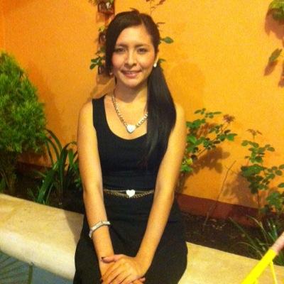 Princesa de Dios♥ Amo a Dios por sobre todas las cosas. Dios me ha dado un hermoso ministerio♥ Proxima Fisioterapeuta !