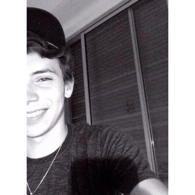 Follow me — I follow back — snapchat : casanovaflorian — instagram : flrcsnv