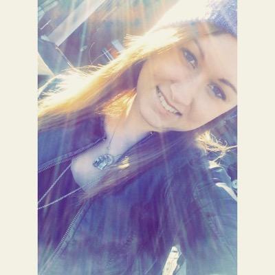 sadieelizz's profile picture. just a lost soul swimming in a fish bowl