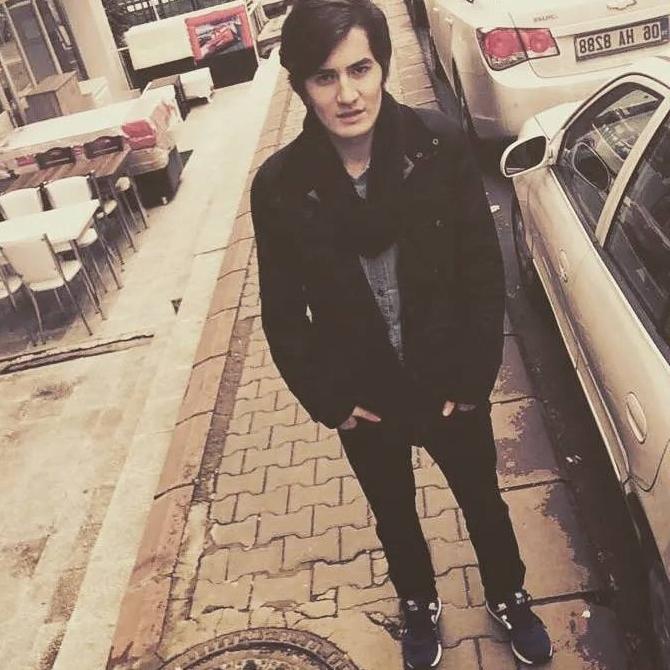 OrkunTural's profile picture. Bir gulusu guzel kadini sevdim birde Beşiktaşimi :))