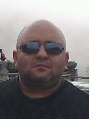 juliovalbuena92's profile picture. 