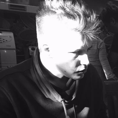 MonoDovics's profile picture. 