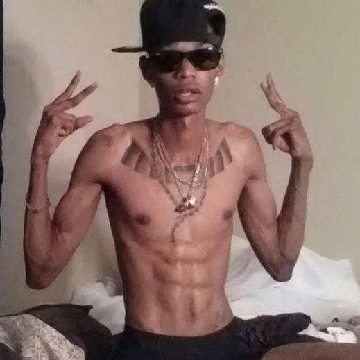 http://t.co/sGTjrDyFvY http://t.co/GdgxfCnWbQ Singer/rapper/artist, unsigned, writing and producing my own mixtape singles, hmu!