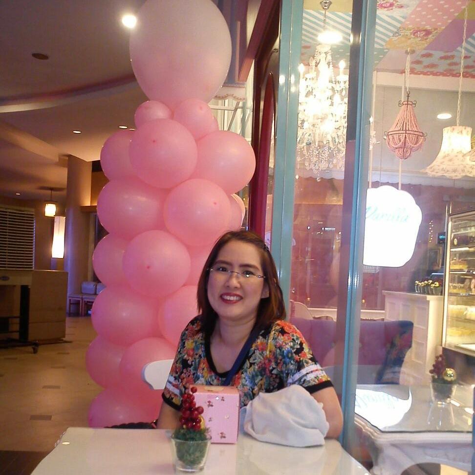 blossomblunose's profile picture. Dream to be a model...But too short.Like to attend make-up classes...But can't.Loves to travel...Enjoy God's creation.Want to help the blind... no enough money