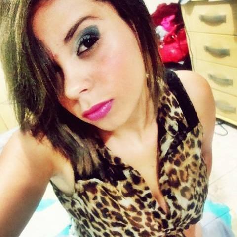#HP, Solteira, 18 anos, Canceriana, Modelo, Amigos, Eclética. || Prima do @Eglei_Luz & do @adriel1965 Mana da @DafinnyAbrahao & da @beabr .