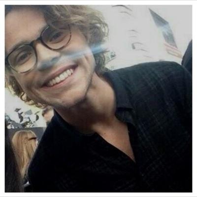 ✨hiiii,
its @historic5sos & i gave you a free follow bc youre fab af✨