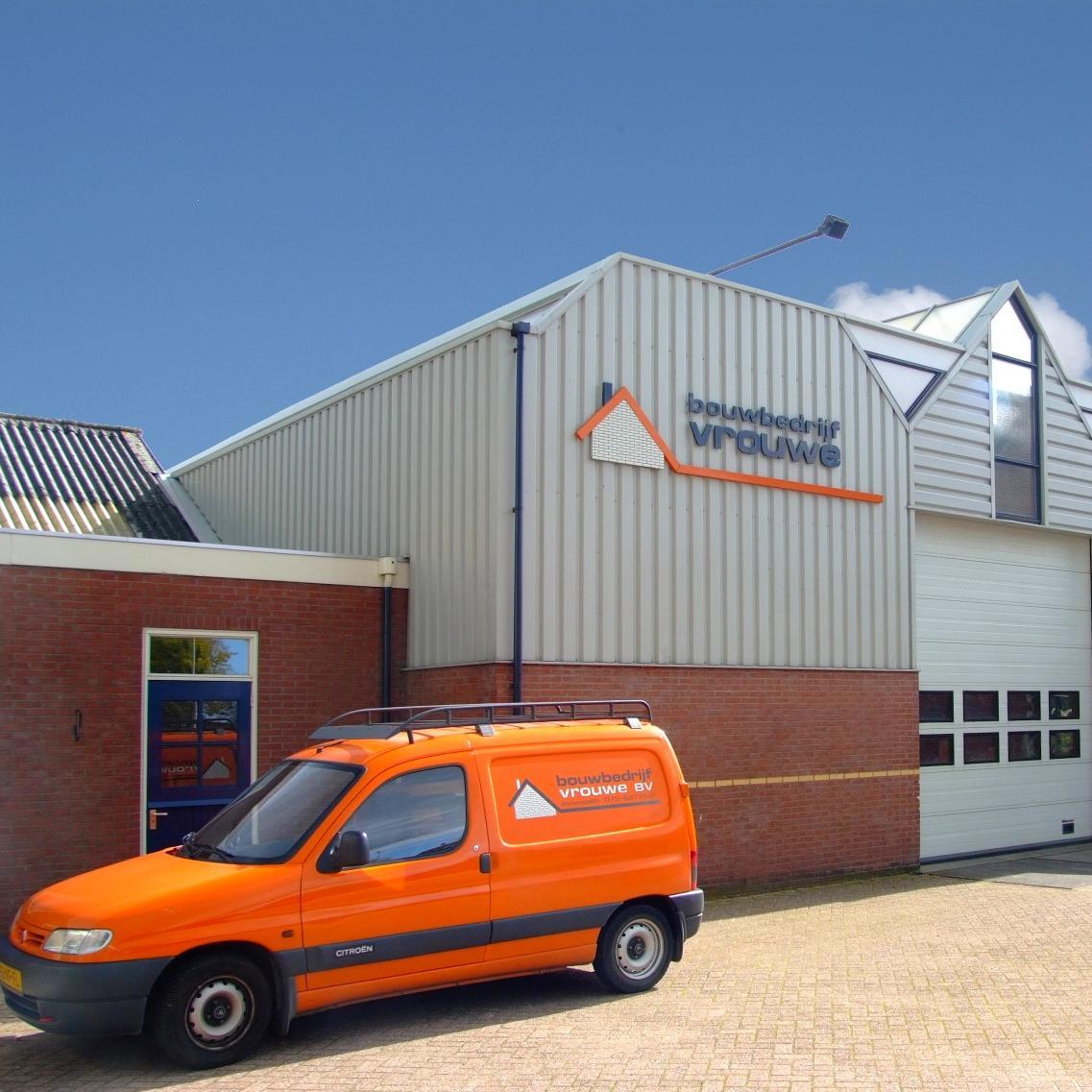 Bouwbedrijf werkzaam in woning en utiliteitsbouw.