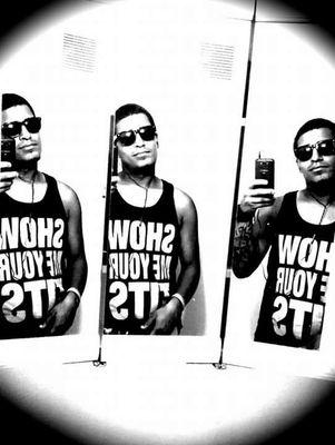 im zack im 22 mixed like sports cookn outdoors partyn and hang wit family n friends