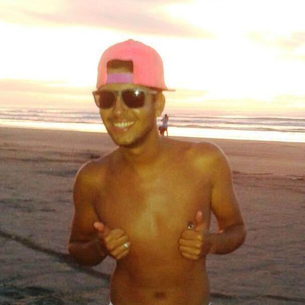 Não negue ajuda ele quer te ajudar
Sempre fez de tudo pra te resgatar Independente de religião 
O amor de Deus nada vai superar... ♪♫