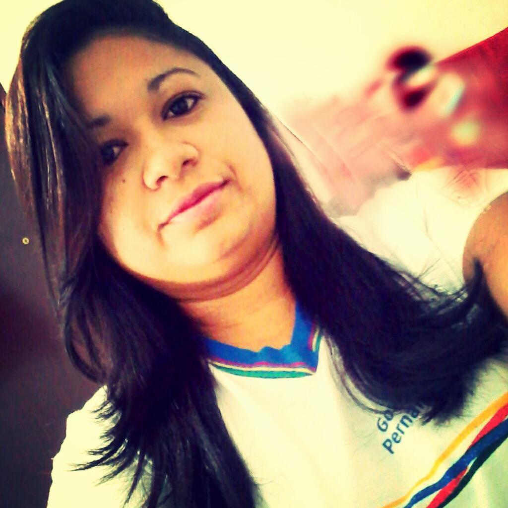 Solitário,Na multidão,                            A sustentação é que amanhã  já vem, Logo mais amanhã já vem... ♫♪'     Pitty-Serpente'♥♥