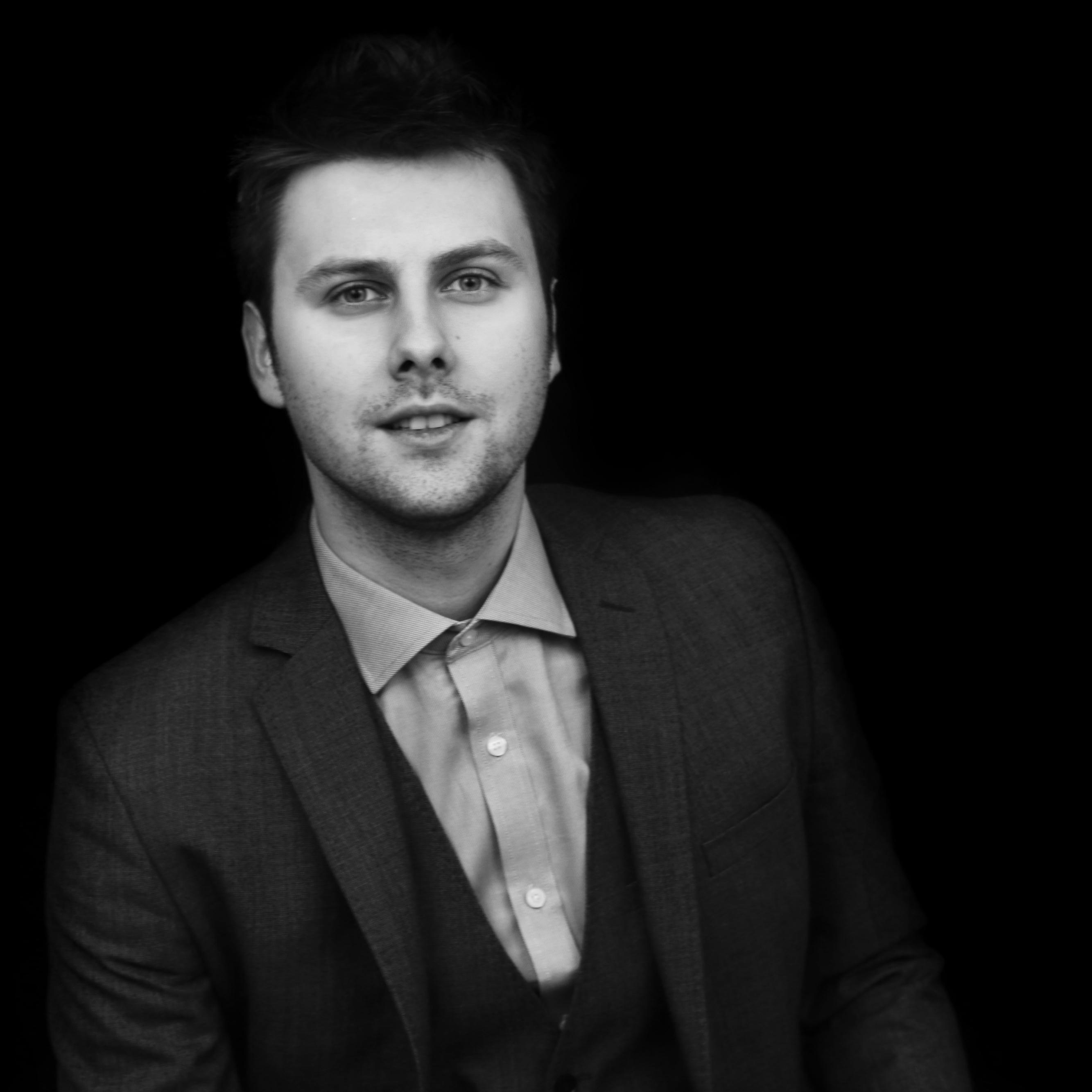 Dragos Andrei Ionel is a professional singer, animateur and actor currently undergoing his Master of Arts degree studies in vocal performance at RWCMD.