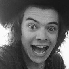 hey there beautiful I gave u a free follow and it would mean a lot if u could follow @smokeszarry in return (u can ask for a fb if u like) ilysm