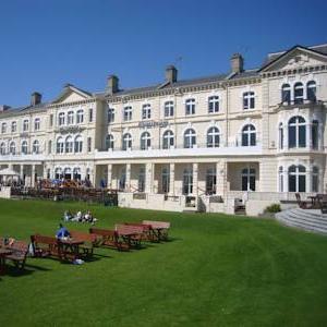 The Royal Grosvenor is a Victorian Hotel located on the sea front at Weston Super Mare Prices from £35 Per Person Call for reservations 01934 628147