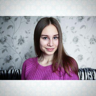 vladahakimova18's profile picture. 