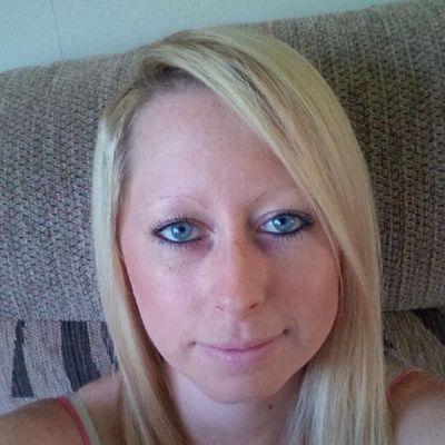 michellelf81's profile picture. Loves fashion,beauty and crafting. Adore my husband and family