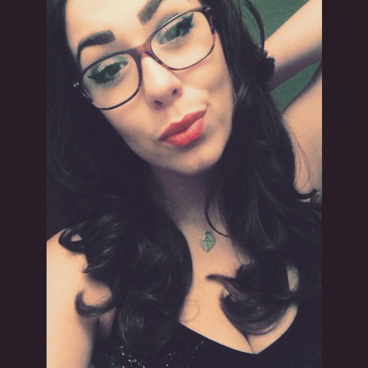 Pour yourself a drink. Put on some lipstick and pull yourself together ❤️✌️
Insta: @carmel2469