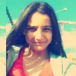 Ne kadar mendil varsa o kadar acılıyım, Her iki gün arasında, Bir titreyiştir yüreklerimiz... - Edip Cansever