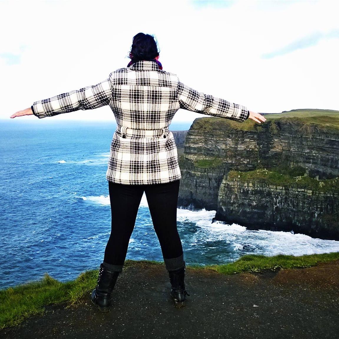 Travel obsessed, #UNLMBA, entrepreneur, sport fanatic, faith-driven young professional.
