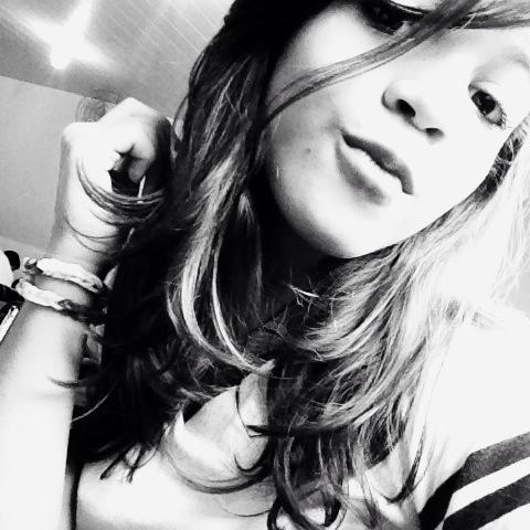 FlyerBelieber10's profile picture. 