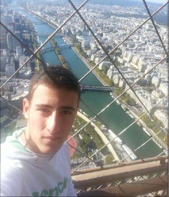 Estudiante de Ing Software en la ucm. Amante del fútbol y de la música . Siempre madridista