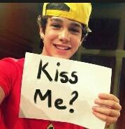 Somente minha sombra sabe... 》Shadow《 Austin Mahone ♥