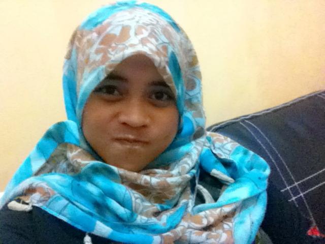 Hi I'm Dhiyah, I'm simple girl & muslim I always smile☺ follow me.. Just mention